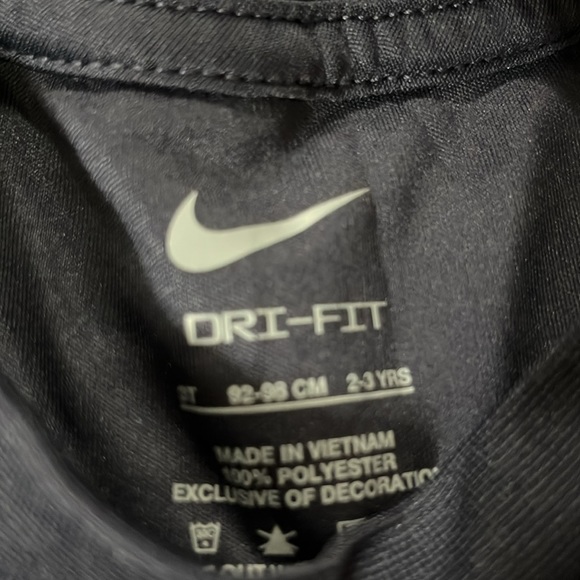 Nike - Picture 4 of 4